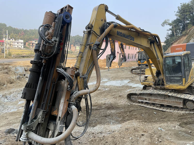 大型機載式巖石劈裂機 大型機載式巖石劈裂機